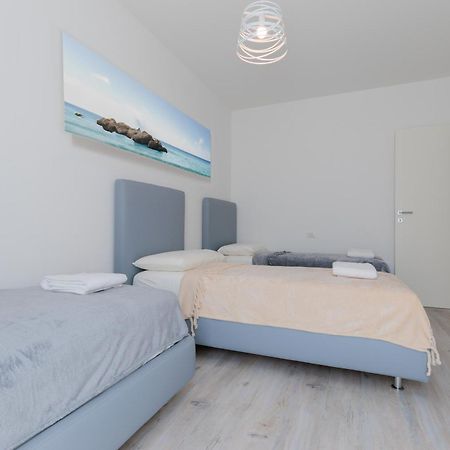 Wave Island! Luxury Resort A Jesolo - Piscina E Park Free! Buitenkant foto