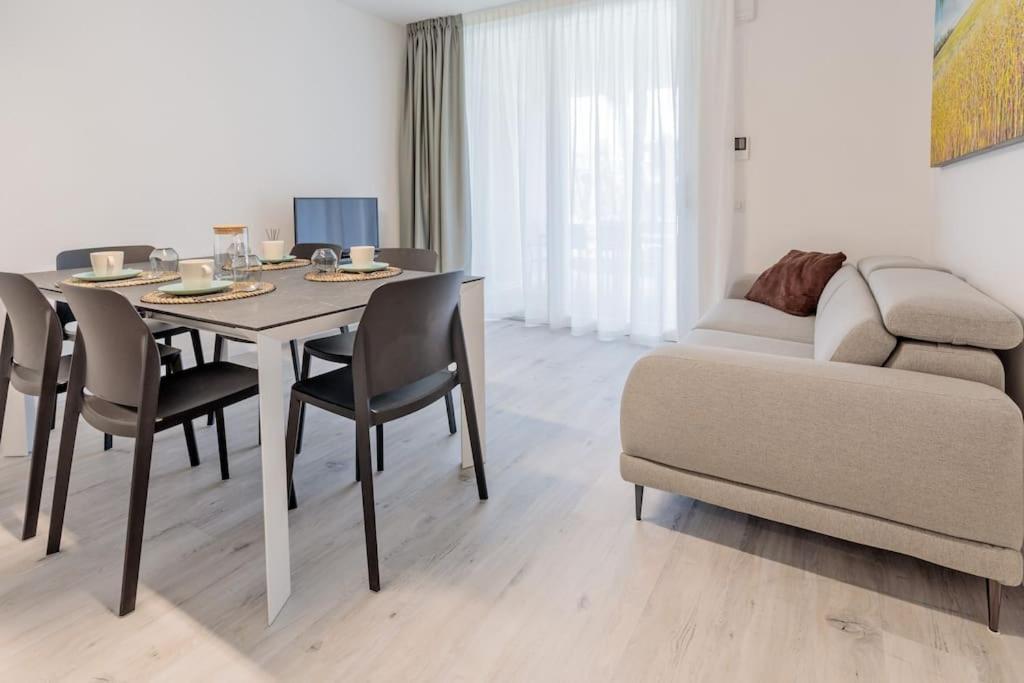 Wave Island! Luxury Resort A Jesolo - Piscina E Park Free! Buitenkant foto